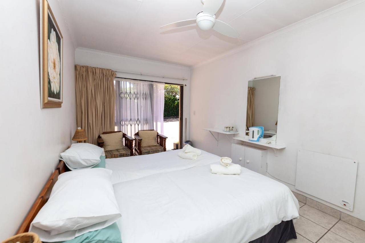 Nothando Backpackers Lodge Plettenberg Bay Exteriör bild