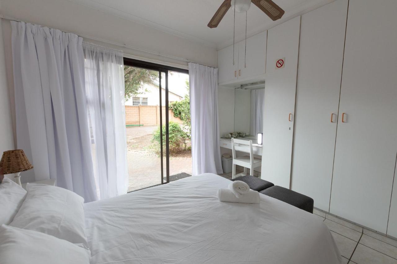 Nothando Backpackers Lodge Plettenberg Bay Exteriör bild
